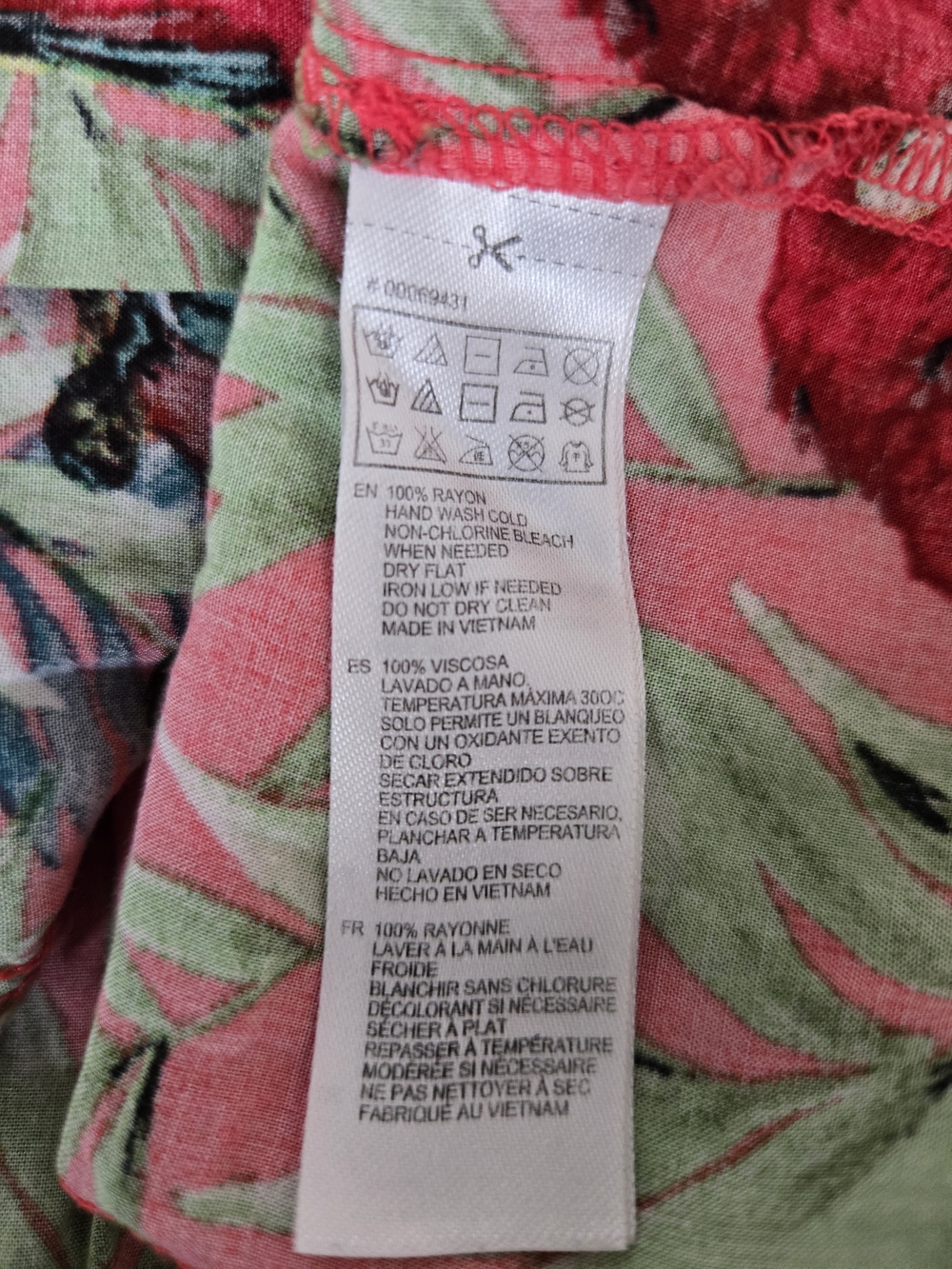 Forever 21 Hot Pink Parrot Print Bermuda Shorts - Picture 6 of 6